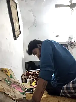 yashuuuu021 online show from October 2025 04:53:02 PM