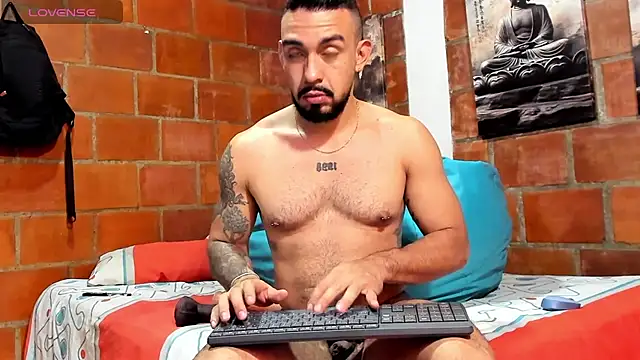 Snapshot of Luck_Andrew chatting on April 2026 06:16:01 PM Luck Andrew online show from April 2026 06:16:01 PM