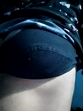 Hot-qwer online show from March 2026 10:37:02 PM