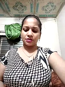 Snapshot of Payel_50 chatting on July 2026 02:43:02 PM Payel 50 online show from July 2026 02:43:02 PM