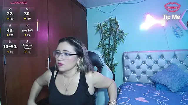 Snapshot of noelia_milf19 chatting on June 2026 01:05:01 AM noelia milf19 online show from June 2026 01:05:01 AM
