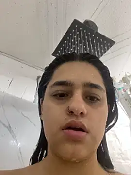 crystaldarliing online show from April 2026 10:37:01 PM