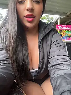 Isaa-Sweet online show from April 2026 09:39:33 PM