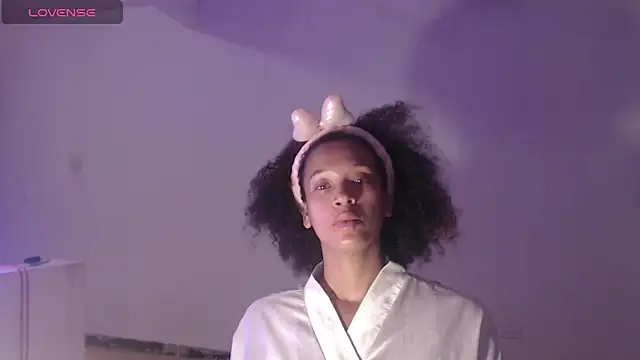 DonnaDidiamantti online show from October 2025 09:38:01 PM