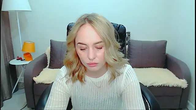 LiluMoon   online show from May 2026 04:25:02 PM