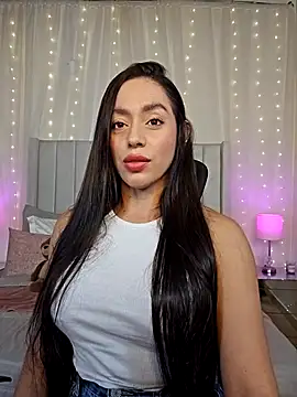 AriadnaTaylor online show from November 2025 05:46:02 PM