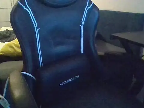 Snapshot of Wyrolowanyyy chatting on May 2026 08:10:02 PM Wyrolowanyyy online show from May 2026 08:10:02 PM