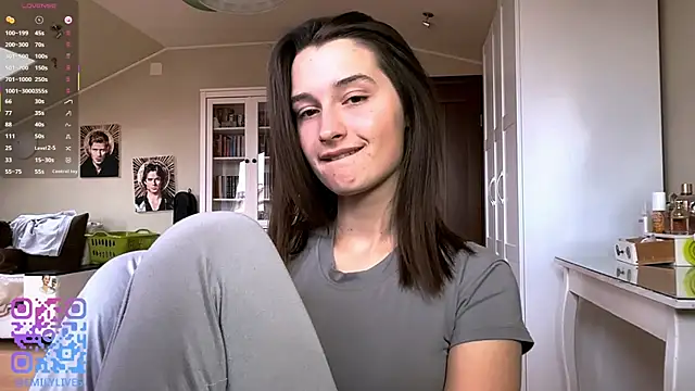 DarlineBrustera online show from April 2026 02:15:02 PM