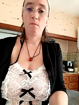 Snapshot of Sophierob1 chatting on September 2025 10:59:02 AM Sophierob1 online show from September 2025 10:59:02 AM