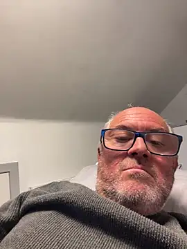 naughtygrandad1 online show from December 2025 04:45:01 PM