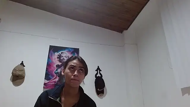 Crystal Star  online show from April 2026 12:24:02 AM