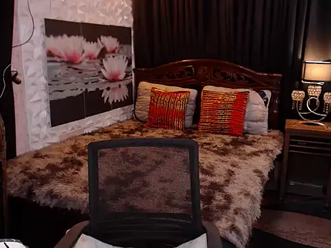 Snapshot of WILDROXIE chatting on February 2026 12:14:02 AM WILDROXIE online show from February 2026 12:14:02 AM