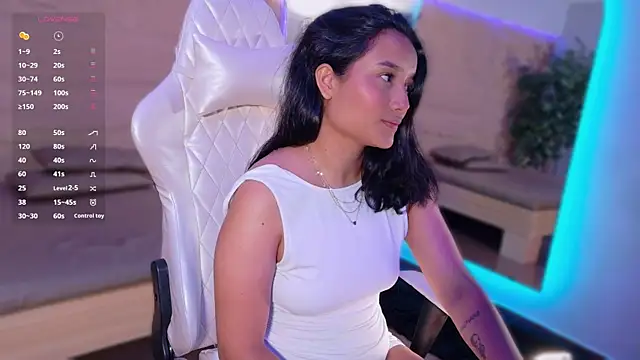 HannahMontgomery online show from April 2026 04:34:02 PM