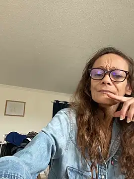 Chris06d22xh online show from September 2025 01:10:01 PM