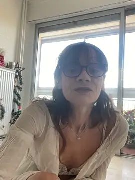 Chris06d22xh online show from November 2025 02:07:01 PM