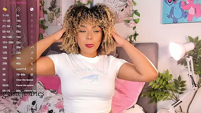 isajonnes18 online show from February 2026 12:07:01 AM