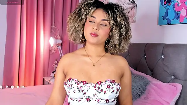 isajonnes18 online show from April 2026 06:05:02 PM