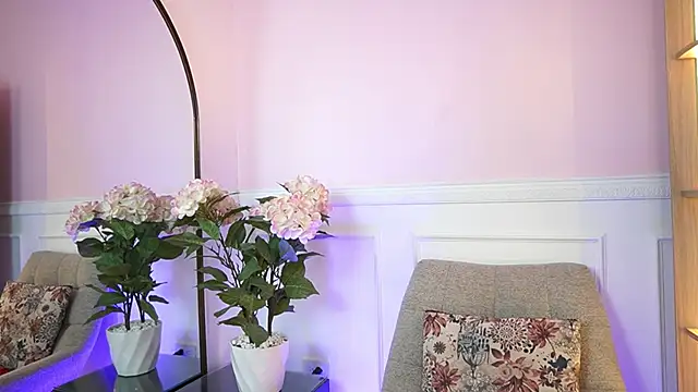 MilaCrave online show from April 2026 11:42:02 AM