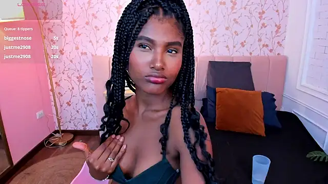 halleylorens online show from July 2026 07:39:01 PM