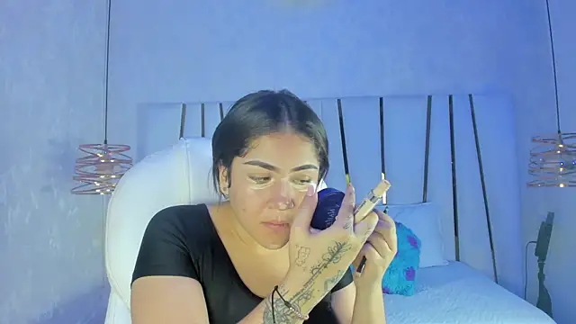 bonnie sm online show from October 2025 07:15:02 PM