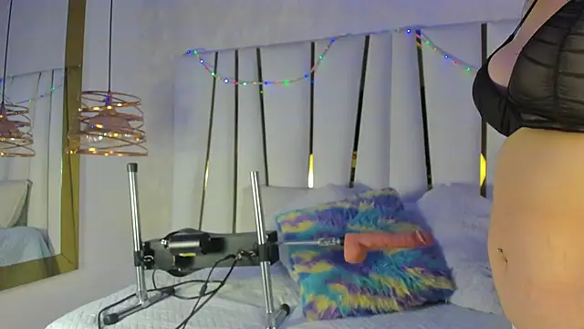 bonnie sm online show from November 2025 07:19:01 PM