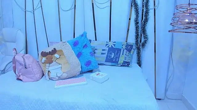 bonnie sm online show from December 2025 07:10:01 PM