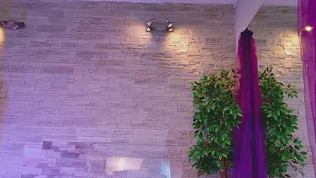 Snapshot of AngelInSinn chatting on June 2026 04:37:01 AM AngelInSinn online show from June 2026 04:37:01 AM