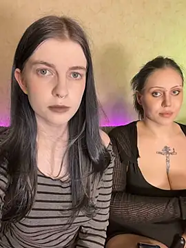 Threesomebabes online show from July 2026 06:17:01 PM