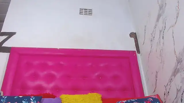 Snapshot of LoloQueen5 chatting on June 2026 02:59:02 PM LoloQueen5 online show from June 2026 02:59:02 PM