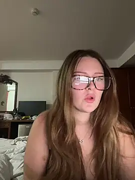 Snapshot of cherryrosealiee chatting on June 2026 03:38:02 PM cherryrosealiee online show from June 2026 03:38:02 PM