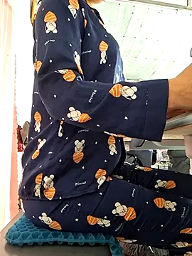 irina hana online show from November 2025 01:22:01 AM