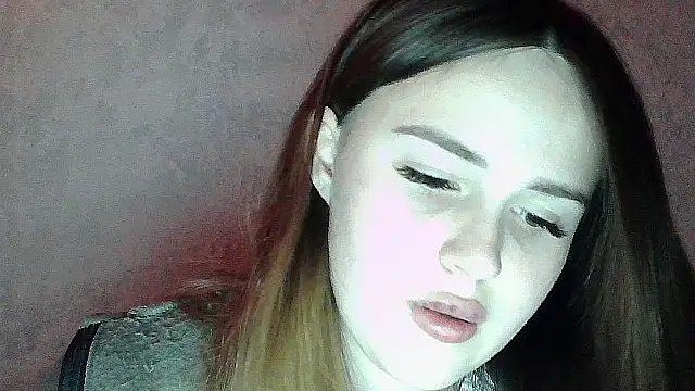 SweetLoraa online show from May 2026 08:06:01 PM