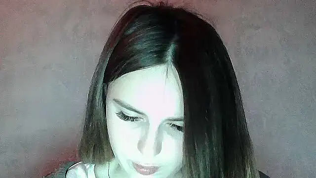 SweetLoraa online show from May 2026 06:37:01 PM