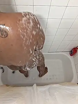 KeYBuMp323 online show from May 2026 10:42:02 AM