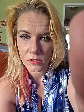Snapshot of RhondaRump chatting on June 2026 03:23:02 PM RhondaRump online show from June 2026 03:23:02 PM
