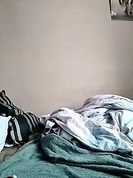 Snapshot of HardCouple33 chatting on February 2026 07:06:02 AM HardCouple33 online show from February 2026 07:06:02 AM