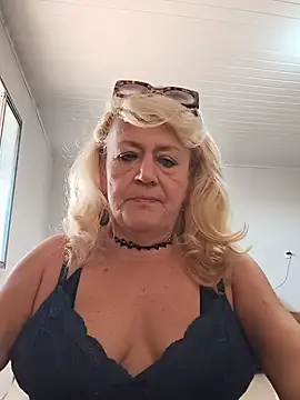 Belladama61 online show from May 2026 11:05:02 AM