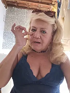 Belladama61 online show from May 2026 10:31:01 AM