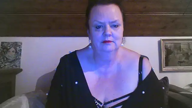 TiffanyMature online show from April 2026 08:09:02 PM
