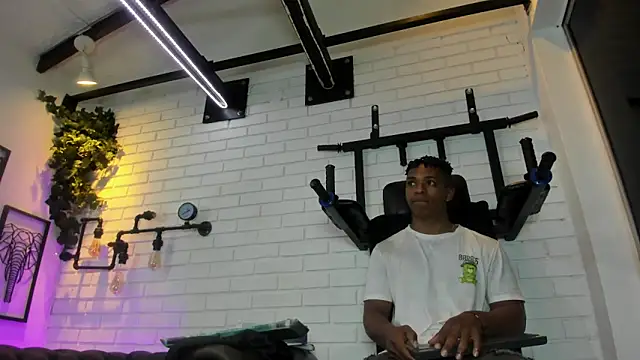 ItaloMoore online show from March 2026 11:16:02 AM