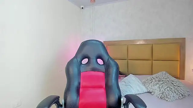 MELISSAROUGE online show from February 2026 07:46:01 PM