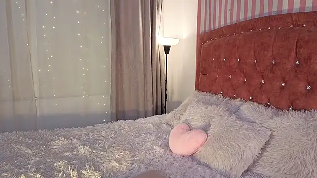 LunaVelvet777 online show from April 2026 05:48:02 PM