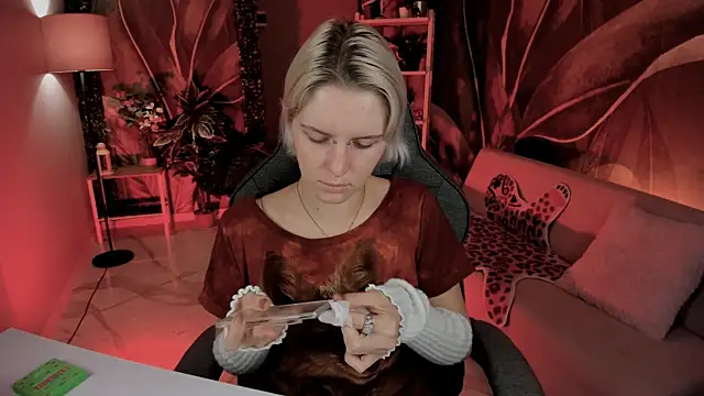 BethanyCloud online show from October 2025 05:41:01 AM