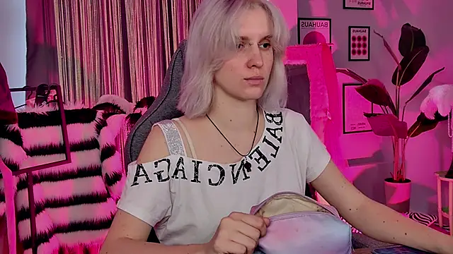 Snapshot of BethanyCloud chatting on June 2026 06:22:02 AM BethanyCloud online show from June 2026 06:22:02 AM