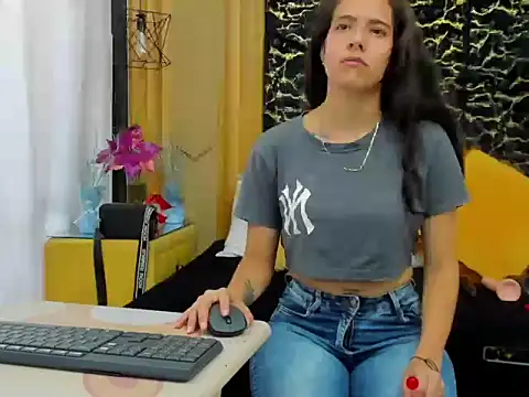 MiaCours online show from March 2026 07:18:02 PM