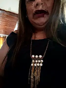 Mia-Glow online show from March 2026 02:32:01 PM