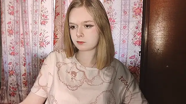 LiaVibes online show from April 2026 07:39:01 AM