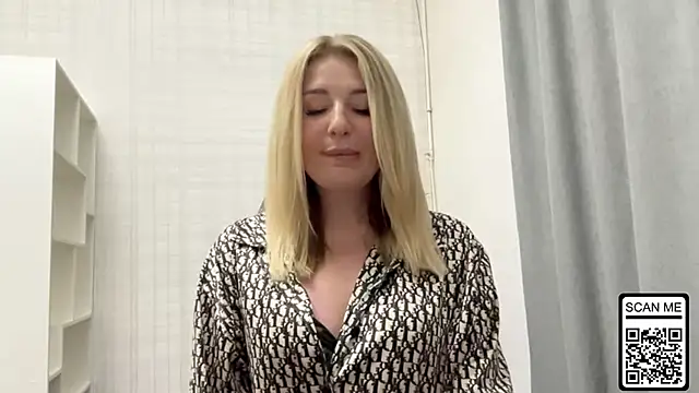 Snapshot of Blondie_xoxoxo chatting on June 2026 10:58:01 PM Blondie xoxoxo online show from June 2026 10:58:01 PM
