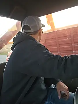 twistafatpipe online show from October 2025 10:52:01 PM