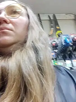 Kiss Eva online show from February 2026 07:24:02 AM